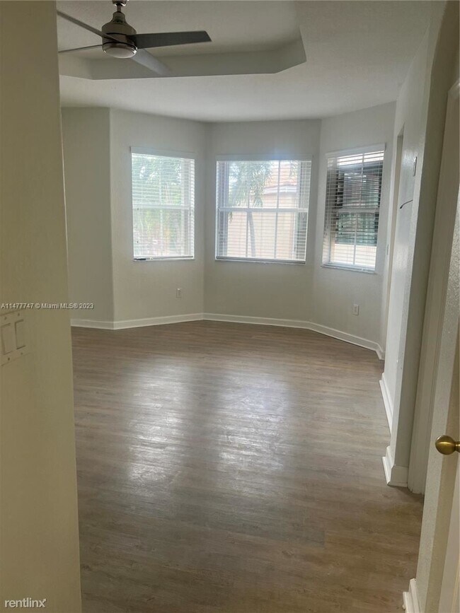 Foto del edificio - 4 br, 3 bath House - 4602 NW 94th Ct