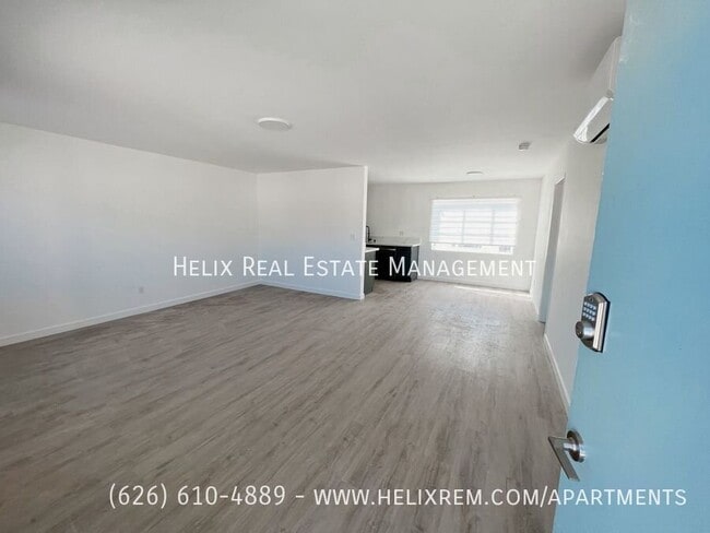 Building Photo - 1313 Huntington Dr