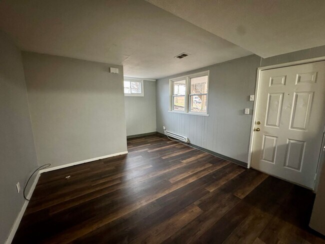 Foto del edificio - 1 Bed / 1 Bath • All Utilities Included • Private Entrance