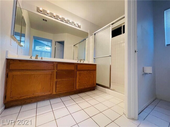 Foto del edificio - 4337 Chessman Way