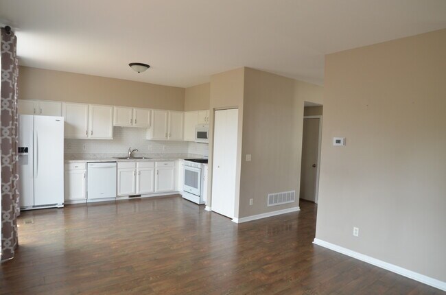 Building Photo - 351 Reston Cir