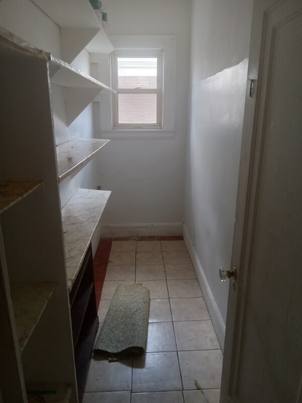 Building Photo - 33 Poe Ave