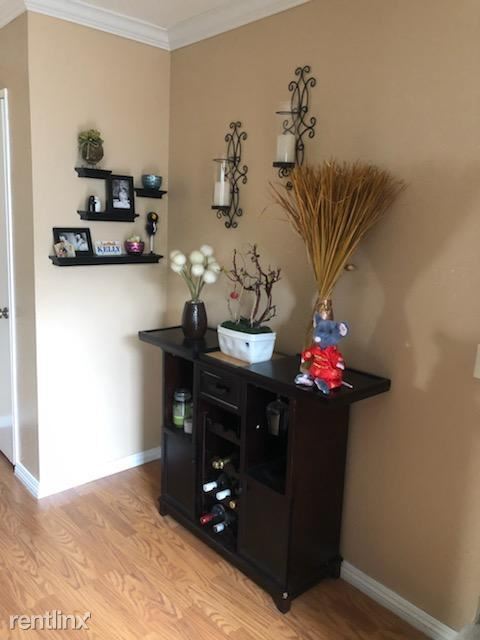 Building Photo - 1 br, 1 bath Townhome - 1726 Pepper St. E ...