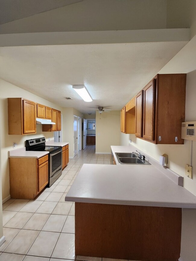 Foto del edificio - 5434 Sunset Ave