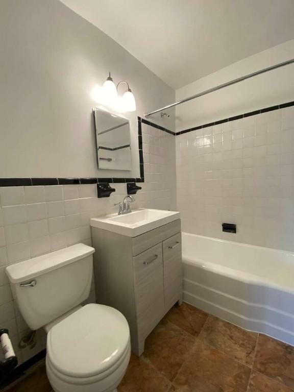 Foto del edificio - 2 bedroom in BRONX NY 10463