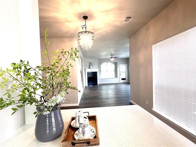 Foto del edificio - 904 Inland Ln