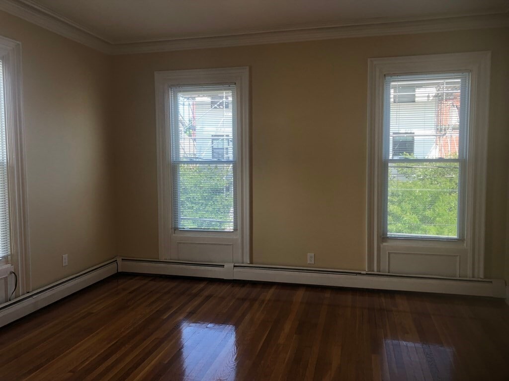 Primary Photo - 21 Creighton St