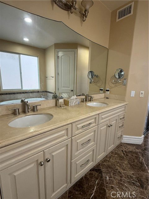 Foto del edificio - 211 Chicago Ave