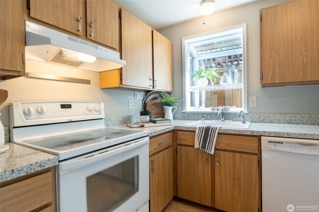 Building Photo - 2bd/1.5ba Seattle House