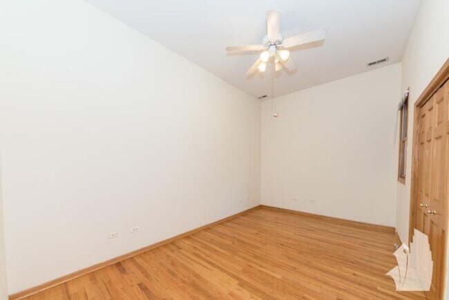 Building Photo - 3 bedroom in Chicago IL 60614