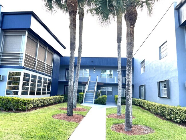 Foto del edificio - 247 Burgundy Ave