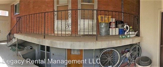 Building Photo - 310 N 6th W