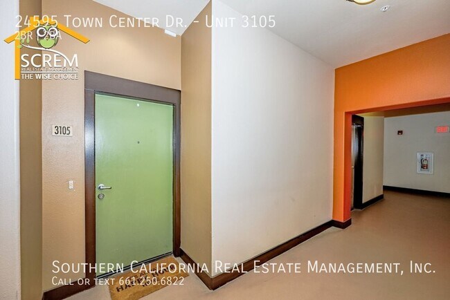 Foto del edificio - 24595 Town Center Dr