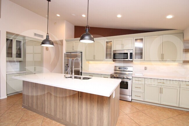 Foto del edificio - 4345 E Meadow Dr