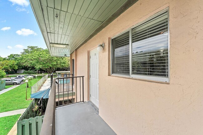 Foto del edificio - 1866 Fairview Villas Dr