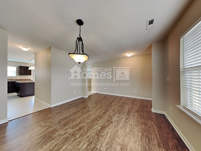 Building Photo - 3621 Blue Spruce Court
