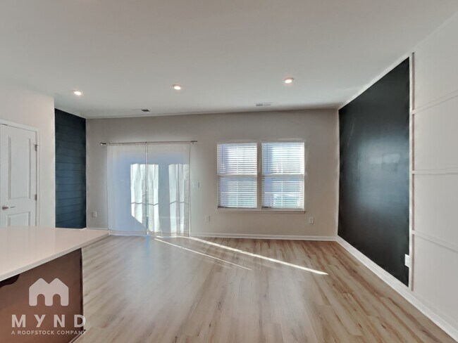 Foto del edificio - 308 Poplar Leaf Way