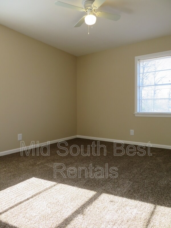 Building Photo - 3168 Mountain Terrace St
