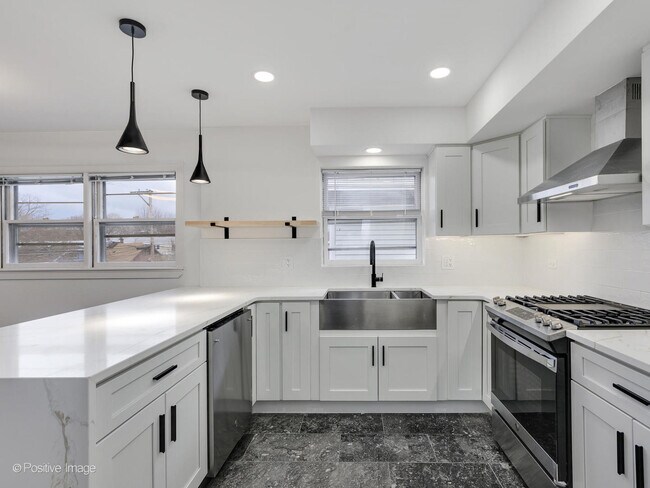 Foto del edificio - 2538 W Arthur Ave
