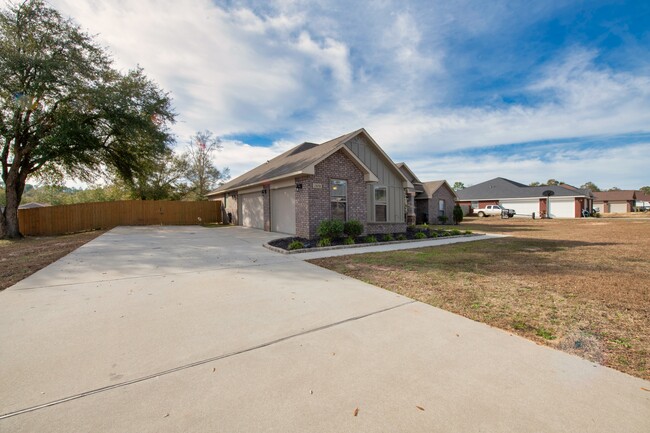 Building Photo - 1578 Lena St