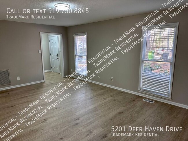 Building Photo - 5201 Deer Haven Dr