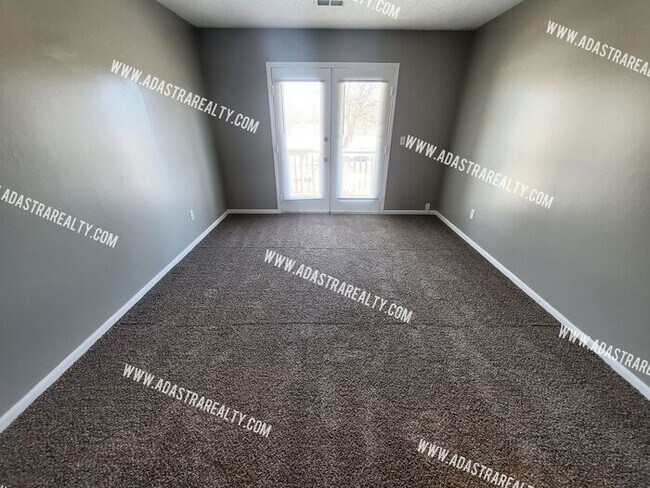 Foto del edificio - 2nd Floor Apartment w/Balcony in Spring Hi...