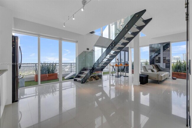 Foto del edificio - 60 SW 13th St