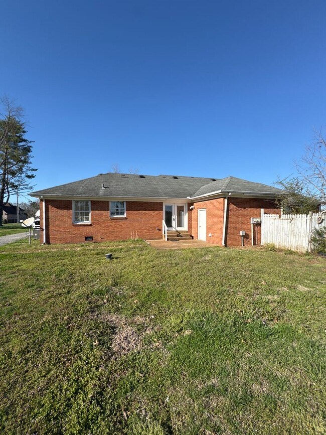 Foto del edificio - Lebanon Rental Near Old Hickory Lake – Available Now