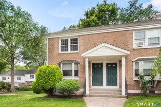Building Photo - 245 Sunnyridge Ave