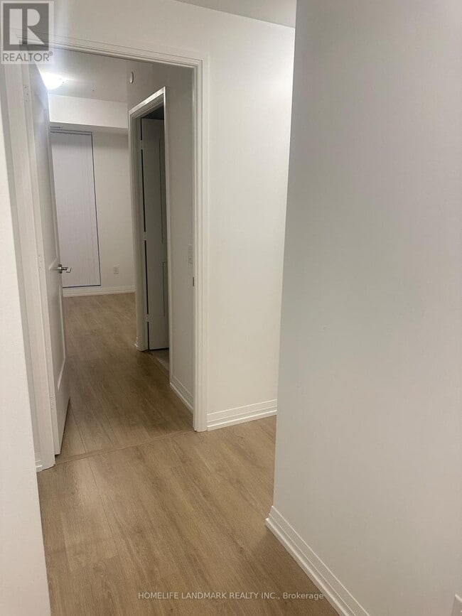 Building Photo - 8 Widmer St