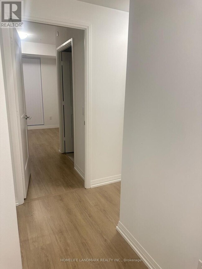 Photo du bâtiment - 8 Widmer St