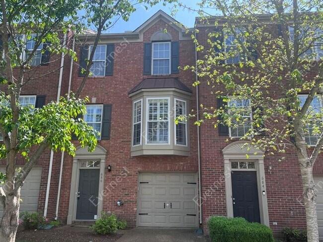 Building Photo - 686 Huffine Manor Cir