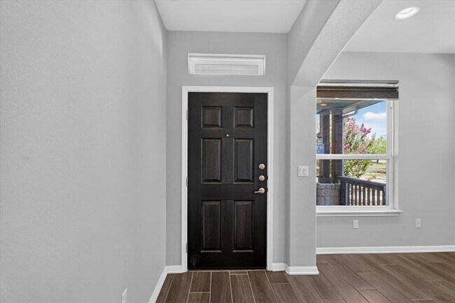 Foto del edificio - 8901 Panhandle Dr