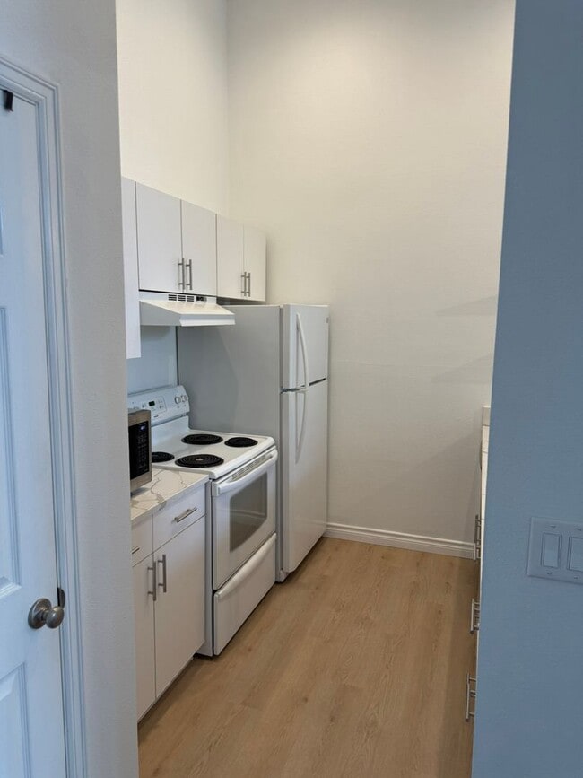 Building Photo - 1Bd/1Ba Mercer Island Condo