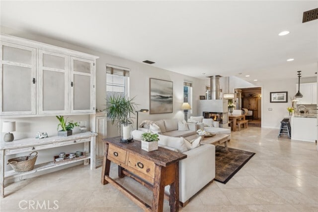 Foto del edificio - 610 Marigold Ave