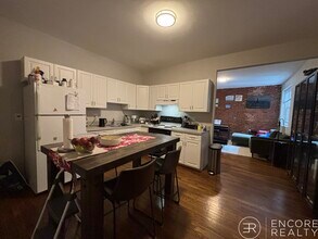 Building Photo - 9 Stearns Rd