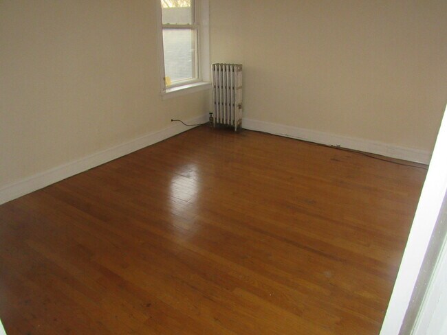 Building Photo - 8040 S Yates Blvd