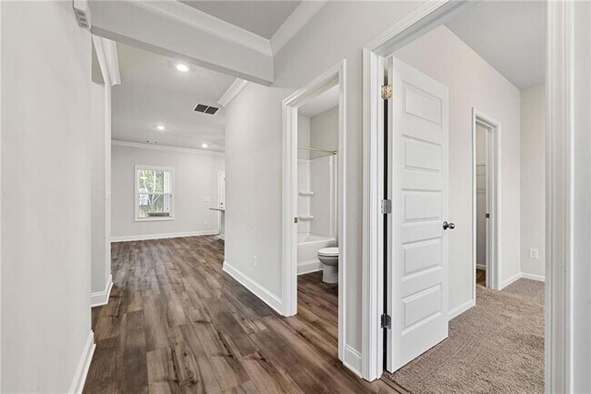 Foto del edificio - 495 Sterling Creek Wy