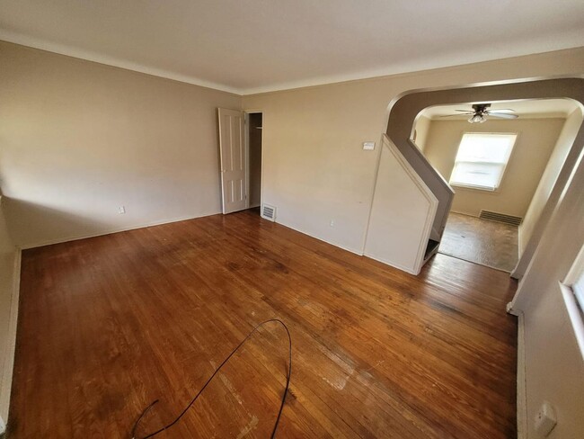 Foto del edificio - 267 E 250th St