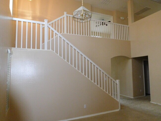 Foto del edificio - Huge 2700 SFT, Golf-view Community in Villages at Queen Creek!