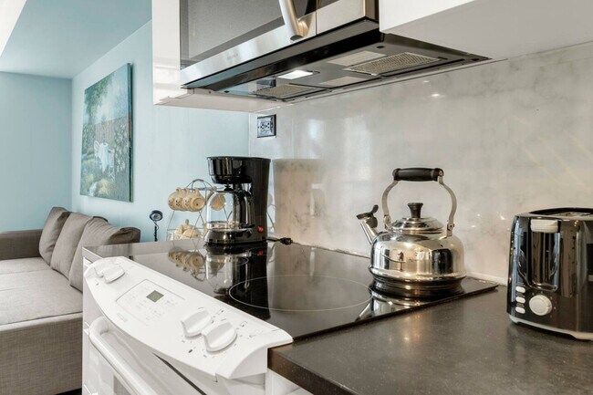 Photo du bâtiment - 151 Dan Leckie Way