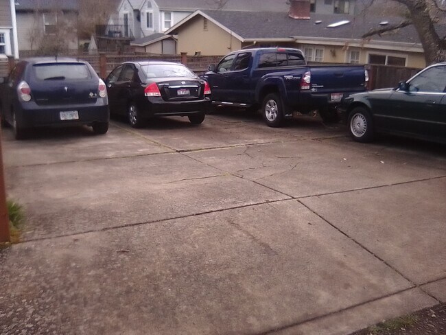 Parking (Off-Street) - 2345 Portland St
