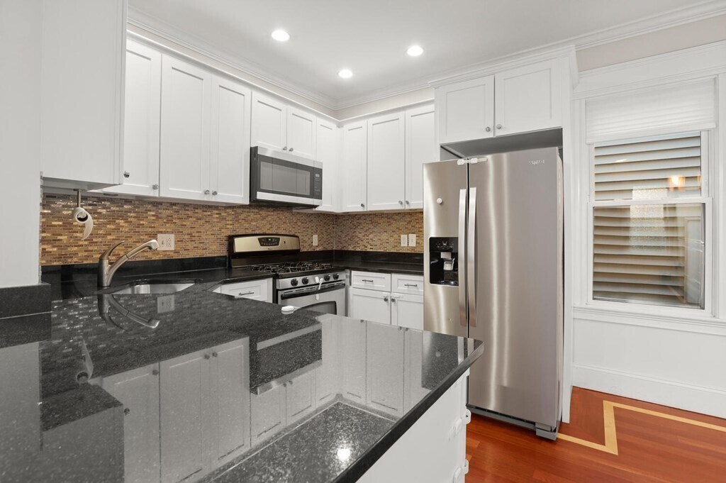Foto principal - 473 E 3rd St