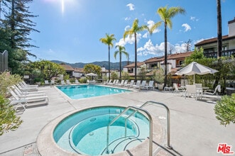 Building Photo - 1580 Palisades Dr