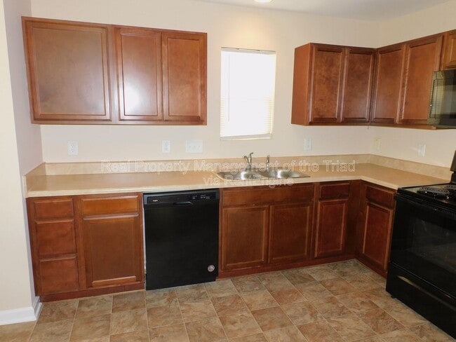 Foto del edificio - 4621 Chapel Ridge Dr