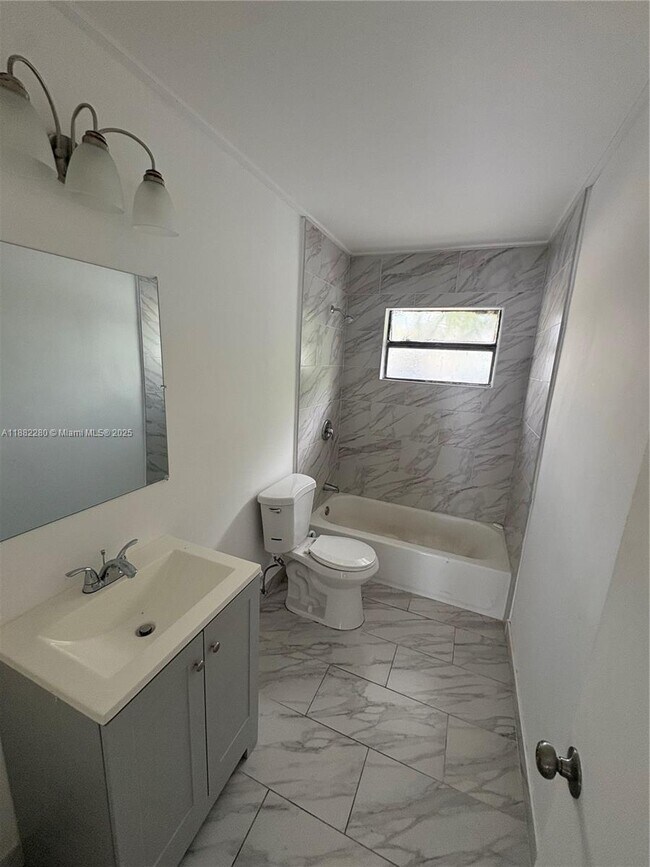 Foto del edificio - 4100 SW 19th St