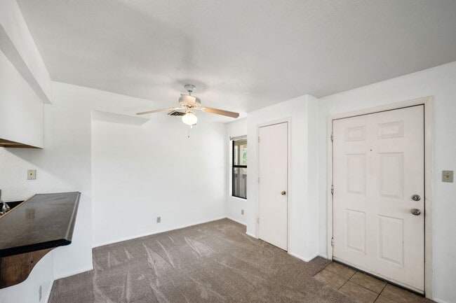 Foto del edificio - Bright One-Bedroom Retreat at The Reserve