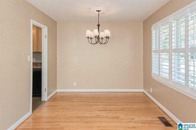 Foto del edificio - 615 Broadway St