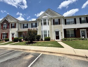 Building Photo - 2754 Thornbush Ct