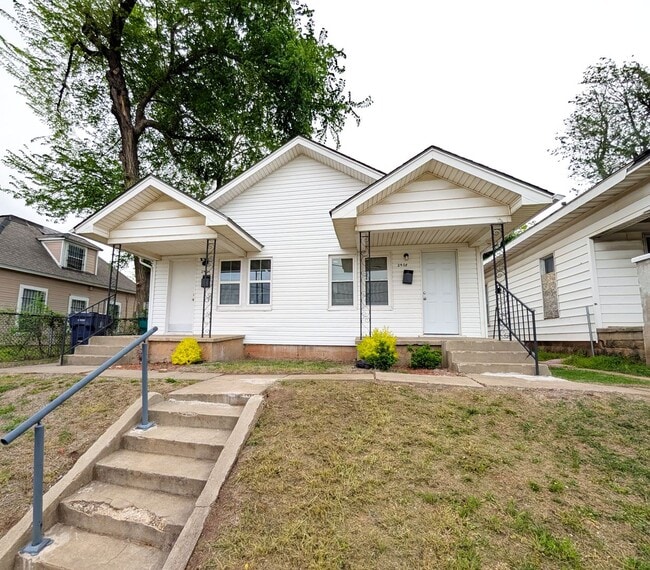 Building Photo - Adorable One Bedroom